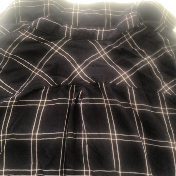 Soho New York & Company navy and beige partial button down blouse 👚w ruching - Picture 11 of 12